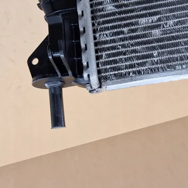 Waterradiator OEM GJ32-8005-CB voor Jaguar/Land Rover image 6