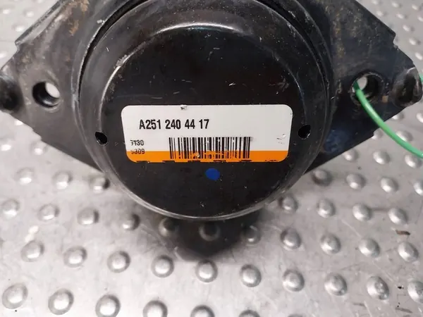 Mercedes-Benz ML W164 2008 Engine Mount Left Side A2512404417 image 4