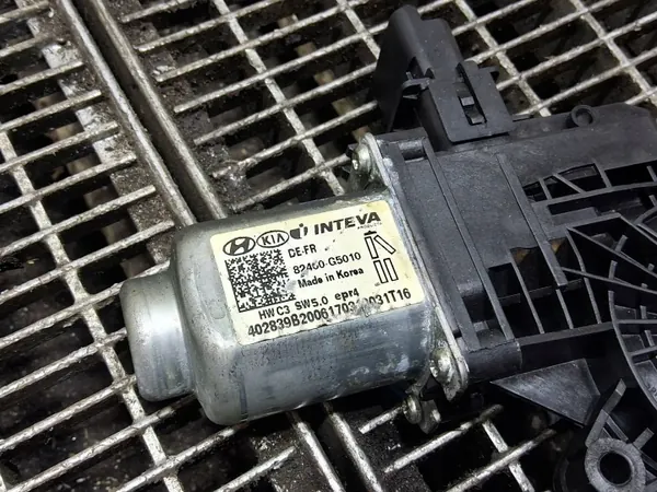 OEM 82460G5010 Rechter voorportier raammotor image 4
