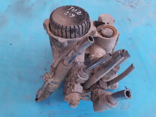 Gebrauchtes EBS-Ventil OEM 70534257 für Iveco image 2