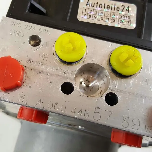 Mercedes-Benz Rempomp voor bestelwagens OE image 10