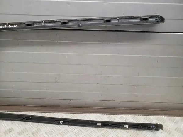 Chrysler Pacifica OEM 68227296AC Rechter achterpaneel image 3