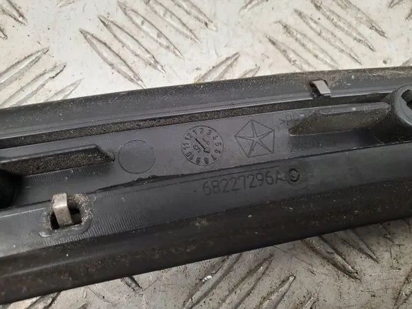 Chrysler Pacifica OEM 68227296AC Rechter achterpaneel image 7