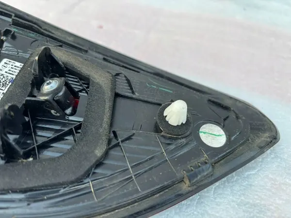 Luz trasera derecha Opel Corsa F image 10