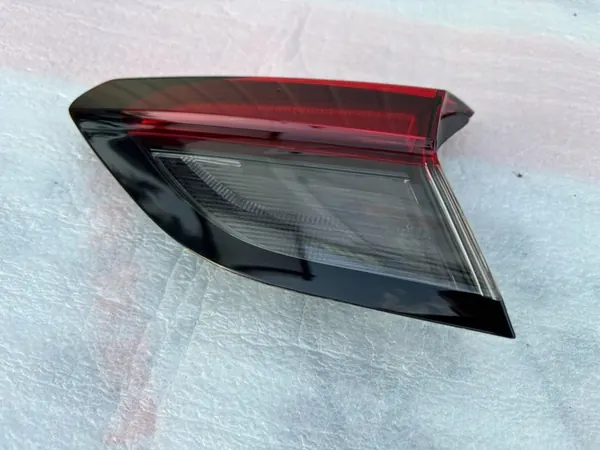 Luz trasera derecha Opel Corsa F image 3