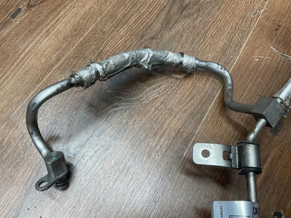 Turbo-Ölleitung Land Rover OEM CK5Q6K679AD - Gebraucht image 5