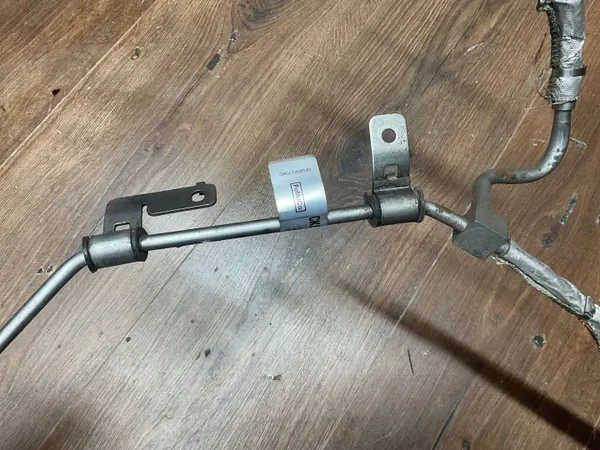 Turbo-Ölleitung Land Rover OEM CK5Q6K679AD - Gebraucht image 8