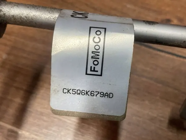 Turbo-Ölleitung Land Rover OEM CK5Q6K679AD - Gebraucht image 9