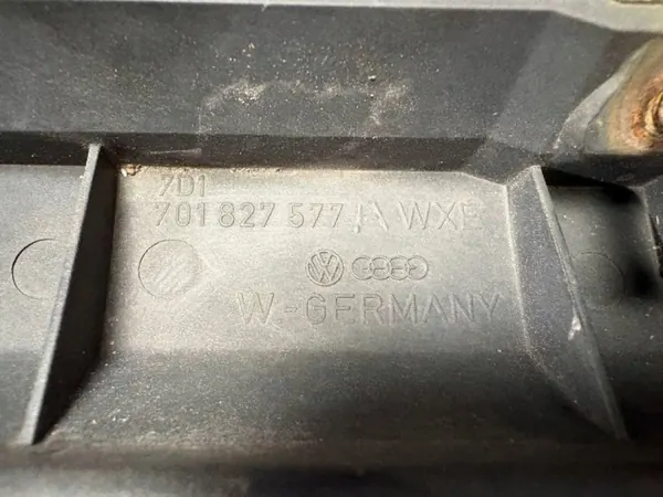 OEM 701827577 Garniture Hayon VW Transporter T4 image 7