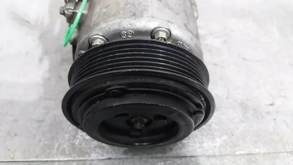 Compressore aria condizionata BMW OE 6826879 image 4