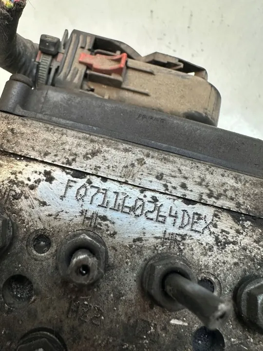 Bomba ABS F0711G0264DEX usada para VW Passat B6 image 4