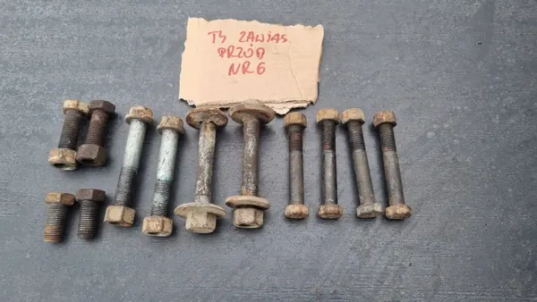 VW T4 Framhjulsupphängningsskruv Set OEM 43223442 image 2