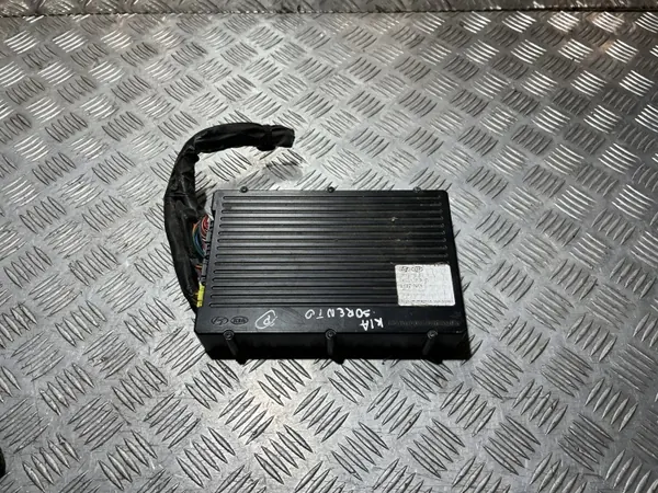 Módulo Amplificador Audio Kia Sorento II OEM 963702PAA0 image 2