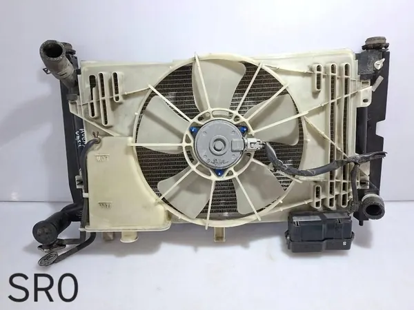 Toyota Yaris Corolla Vattenkylare Fläkt 163630H030 image 2