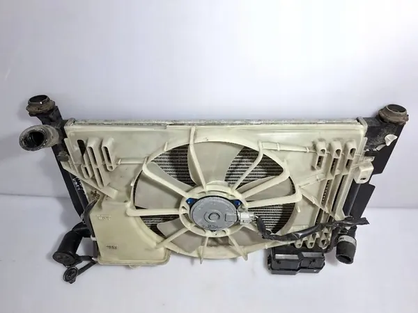 Toyota Yaris Corolla Vattenkylare Fläkt 163630H030 image 3