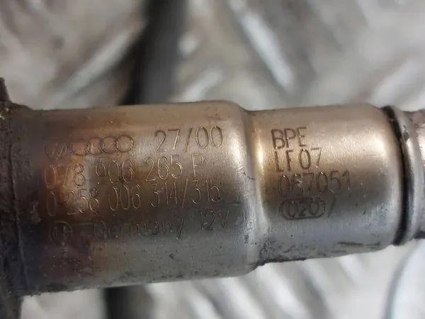 Catalyseur Audi A6 C5 2.4 V6 OEM 078906265P image 4