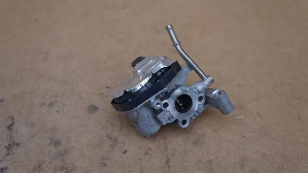 EGR-VENTTI HYUNDAI I20 I30 KIA STONIC 28450-07100 image 4