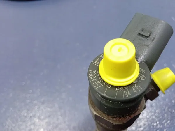 BMW 1 E87 118d E90 318d Injektorer 7794435 Set om 4 image 4