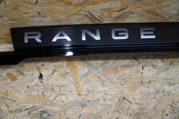 OEM K8D2-402A30-A Garniture Hayon pour Range Rover Evoque II image 3