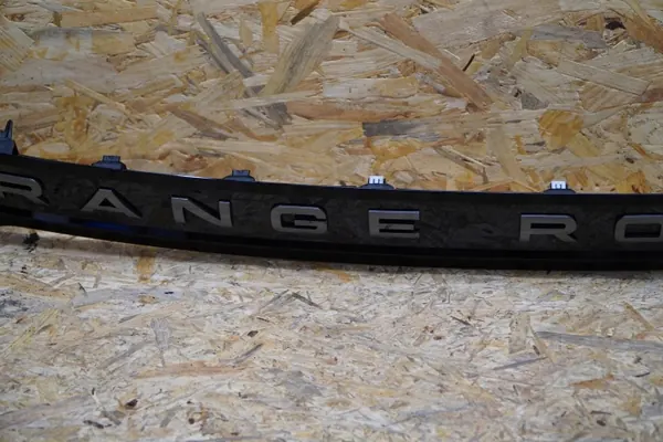 OEM K8D2-402A30-A Garniture Hayon pour Range Rover Evoque II image 8