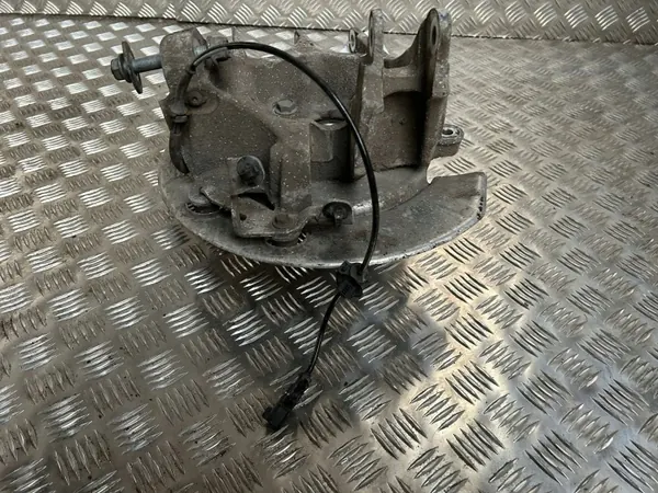 Buje de rueda trasera Tesla OEM UTO54813 - Usado image 5