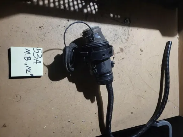 Bomba de combustível auxiliar Mercedes W211 53A - Usado image 2