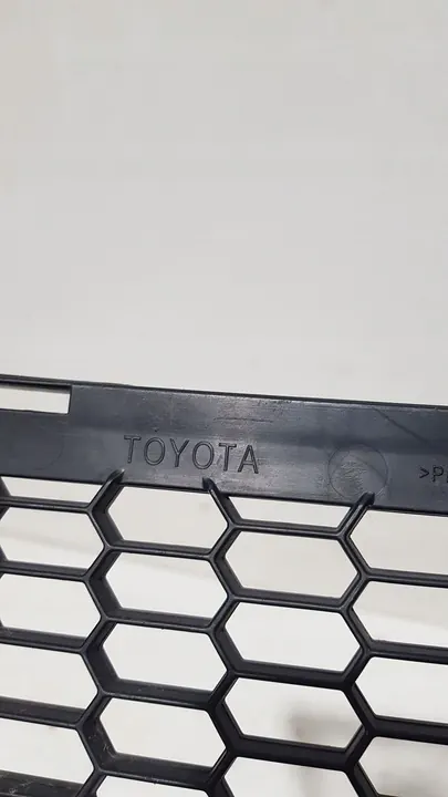 Grade de ventilação dianteira Toyota Verso-S 531120F040 image 6