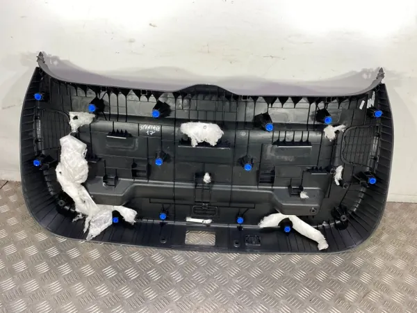 Kia Sportage tavaratilan koriste OEM 81750F1000WK image 4