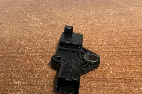 Vevaxelpositionssensor VOLVO V50 2.0L diesel OEM 9664893880 image 3