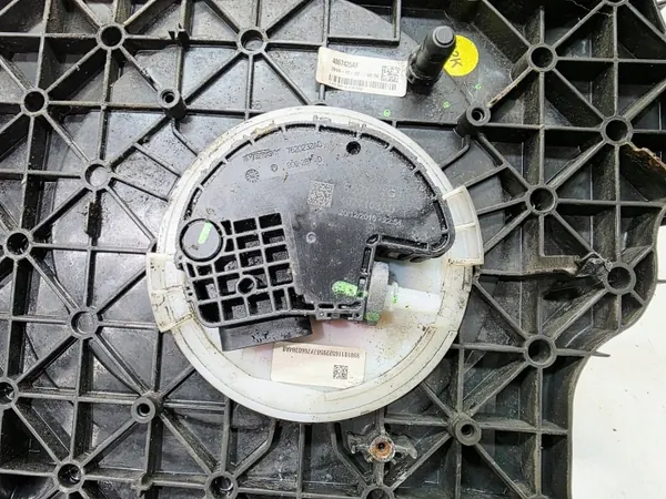Audi OE 8W0131878AM Tank gebraucht - Passgenau image 9
