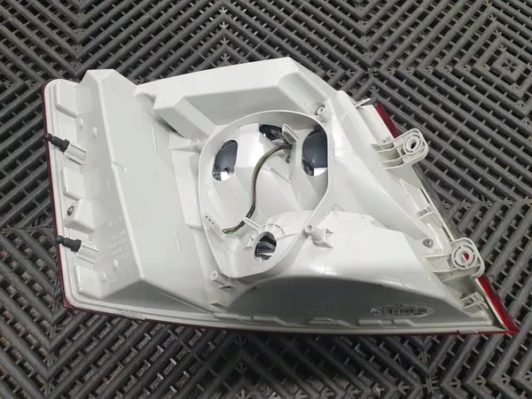 Luz Trasera Derecha Skoda Octavia III 13-17 OEM image 3