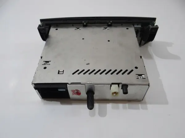 BMW X1 E84 CD Radio OEM 9283711 - Gebraucht image 4
