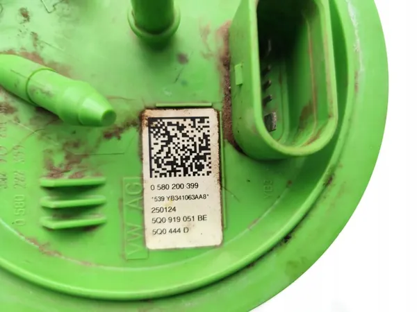 Audi A3 Bränslepump OEM 5Q0919051BE - Begagnad image 7