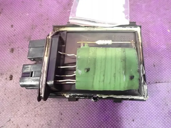 AUDI 80 B4 91-96 Blower Weerstand 3131090041 893959263 image 2