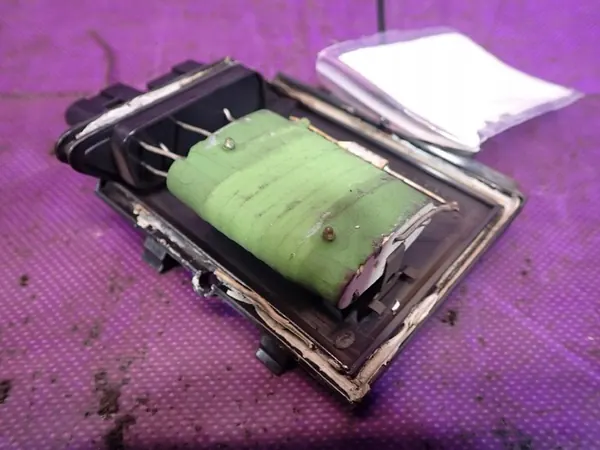 AUDI 80 B4 91-96 Blower Weerstand 3131090041 893959263 image 3