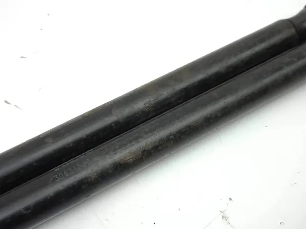 Volvo XC90 2004 Komplett Baklucka Dämpare OEM image 7