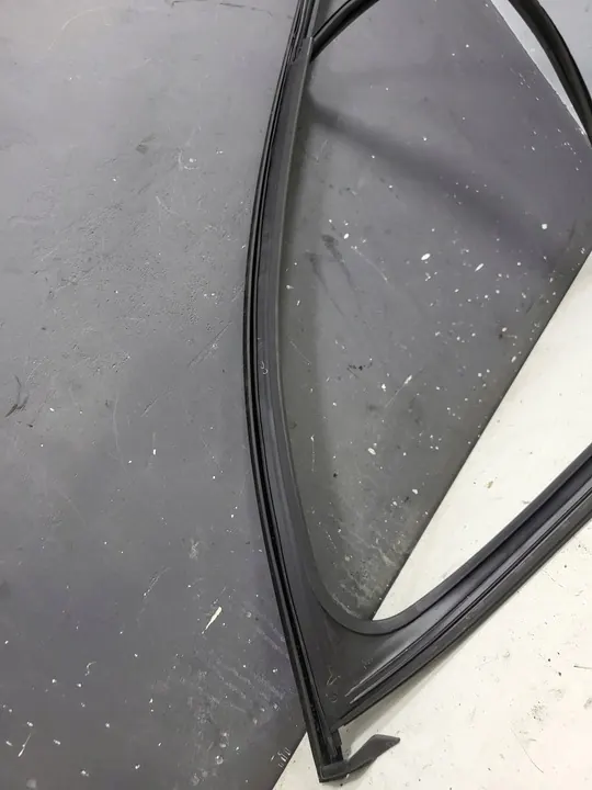 Dörrsilikon vänster fram PEUGEOT 208 OEM 9810970780 image 10