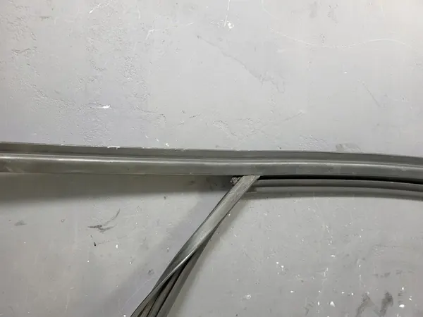 Dörrsilikon vänster fram PEUGEOT 208 OEM 9810970780 image 4