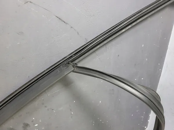 Dörrsilikon vänster fram PEUGEOT 208 OEM 9810970780 image 8