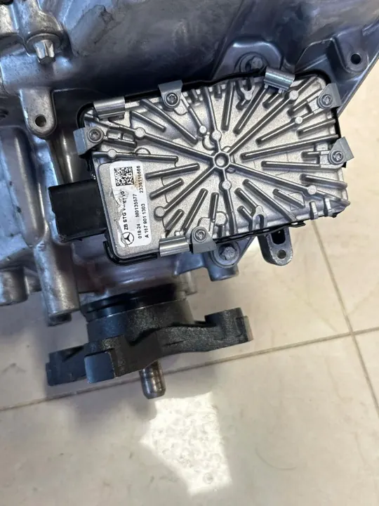 Transfer Case OEM A9072801000 for Mercedes W907 4x4 image 3