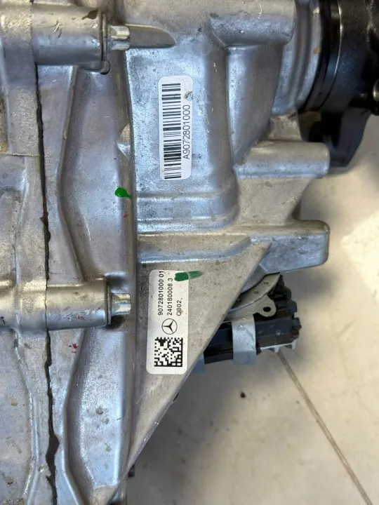 Transfer Case OEM A9072801000 for Mercedes W907 4x4 image 6