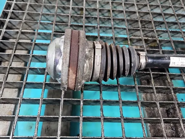 Vänster framaxel VW Golf VII 1.4 TSI image 3