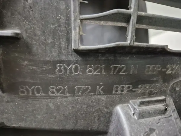 Audi A3 8Y0 Aile avant droite OEM 8Y0821172K image 5