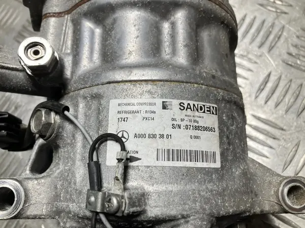 Compresor de AC Mercedes-Benz A0008303801 image 4
