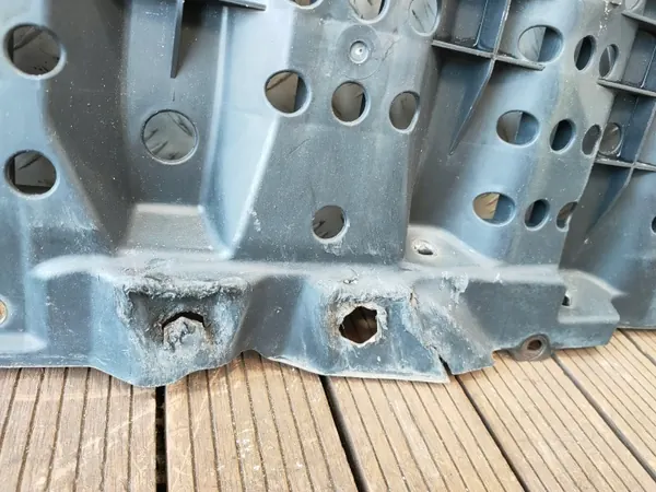 Suzuki Kizashi 09-14 framstötdämpartäck OEM 35502-57L00 image 5