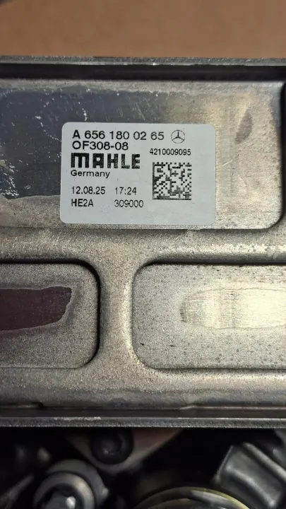 Mercedes-Benz Oljekylare Filterbas OEM A6561804700 image 5