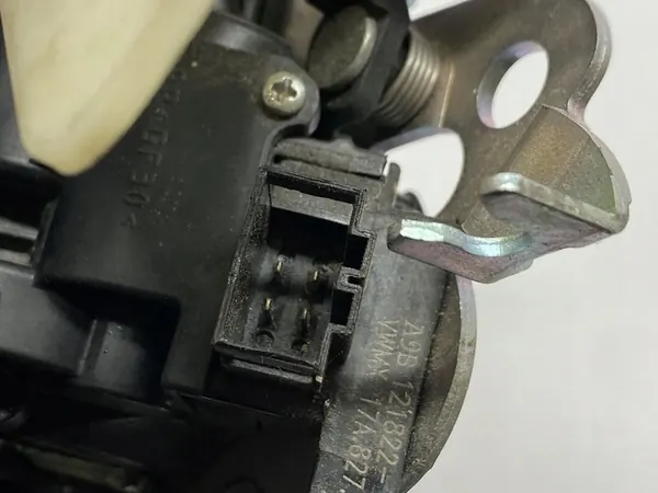 Bagagerumslås Volkswagen Jetta 17A827505 image 10