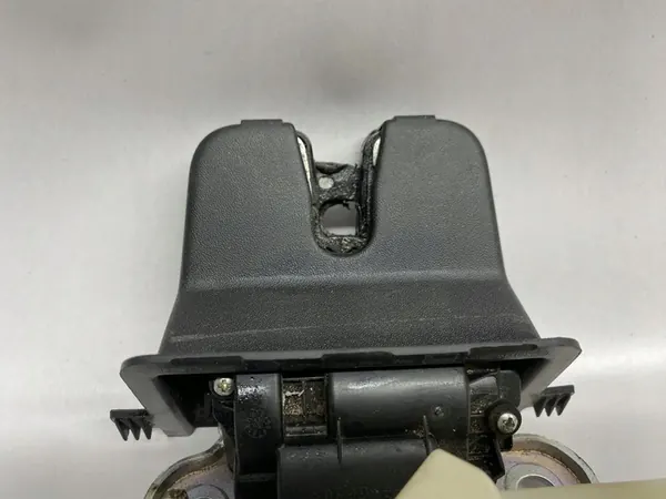 Bagagerumslås Volkswagen Jetta 17A827505 image 2