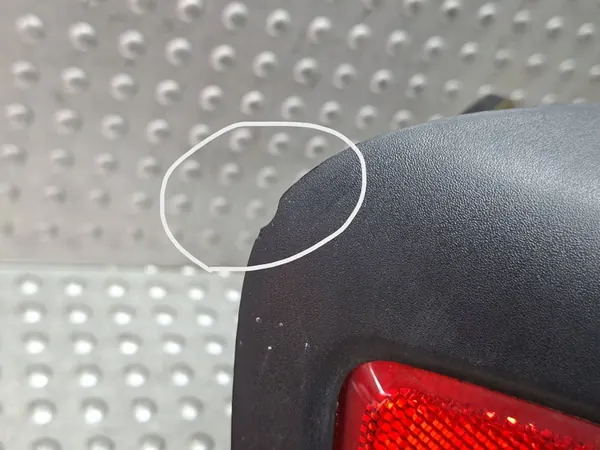 Conjunto de lámpara trasera izquierda Jeep 52109469 image 3