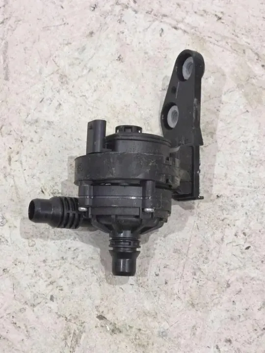 Vattenpump OEM 8477210 för BMW X5/X6 3.0D B57 image 2